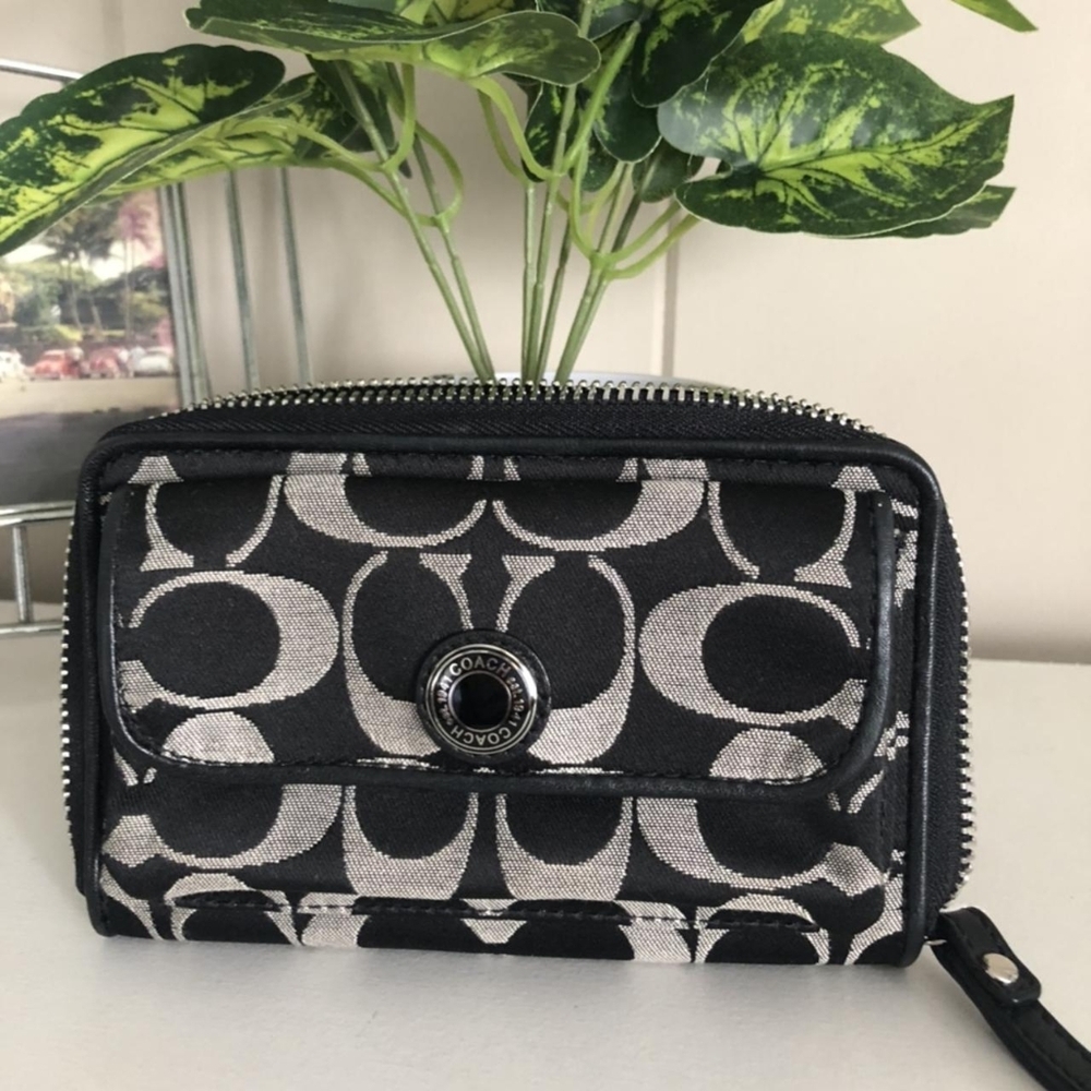 COACH Wristlet Wallet Black Beige Signature Logo Fabric and Leather 4x6"